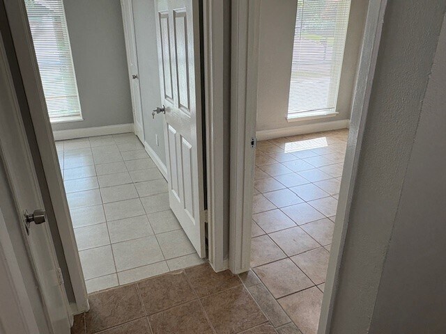 Building Photo - 12127 Rhinebeck Dr