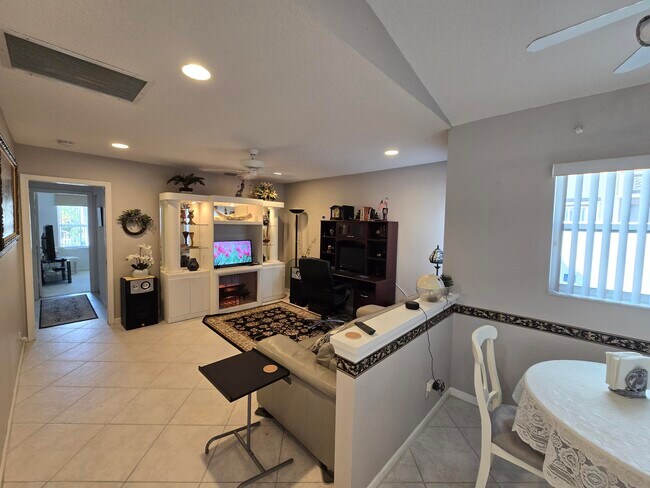 Building Photo - 7470 Chorale Rd