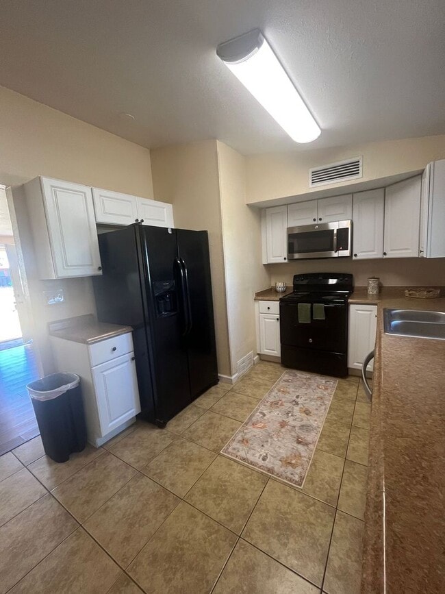 Building Photo - Updated 3 bedroom single-family home