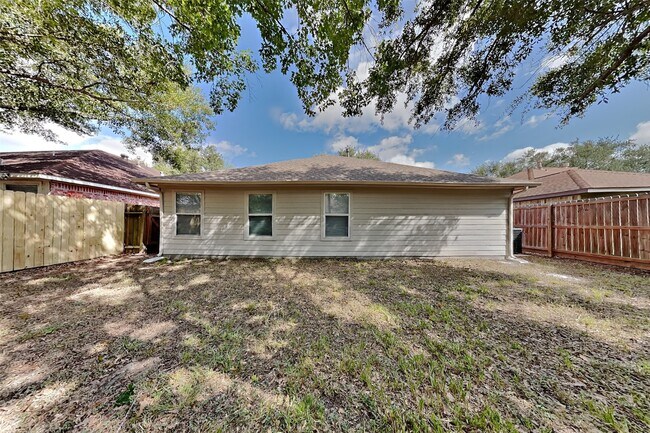 Building Photo - 21027 Terrace View Dr