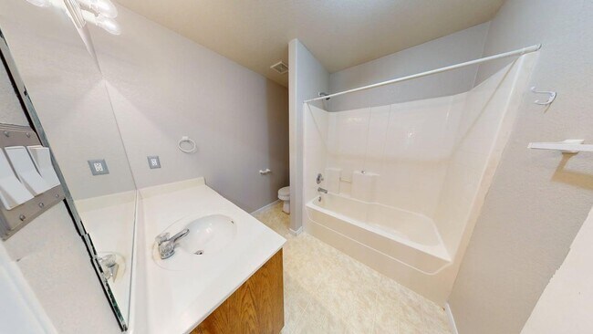 Building Photo - 106 Cedar Ridge Dr