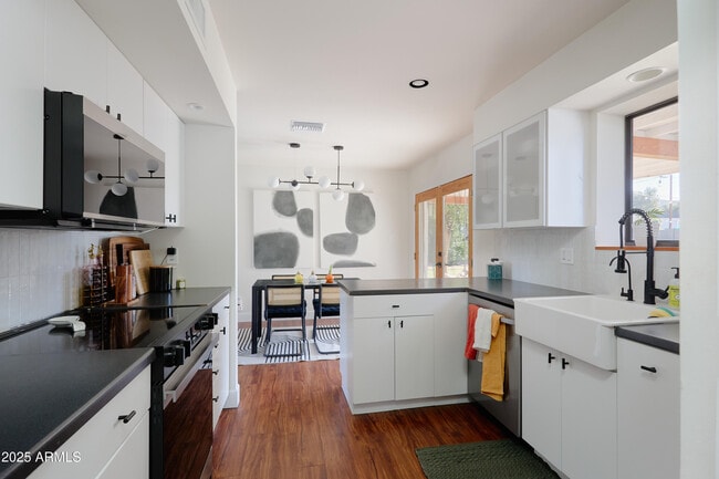 Building Photo - 4226 N 84th Pl
