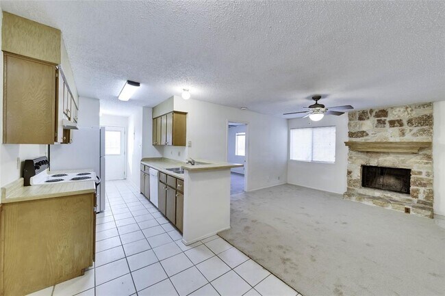Building Photo - 9802 Hundred Oaks Cir