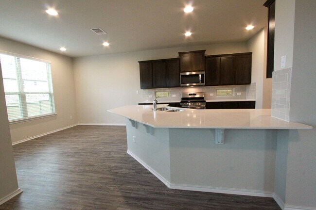 Building Photo - Newly Built 3 Bedroom, 2.5 Bath House in Round Rock's University Park Villas