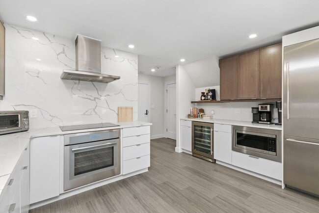 Building Photo - 199 Coolidge Ave