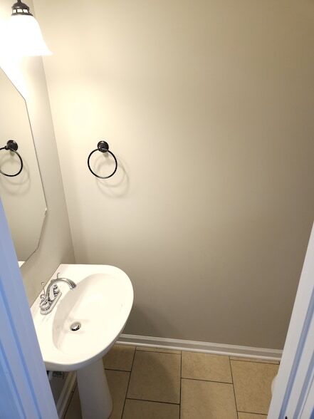 Building Photo - 705 Crestland Ave