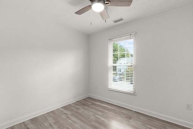 Building Photo - 4 Bedroom Village of Thomas Run