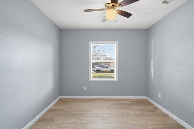 Building Photo - 2310 Merle St