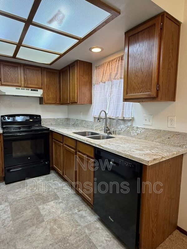 Building Photo - 3679 Grant Dr