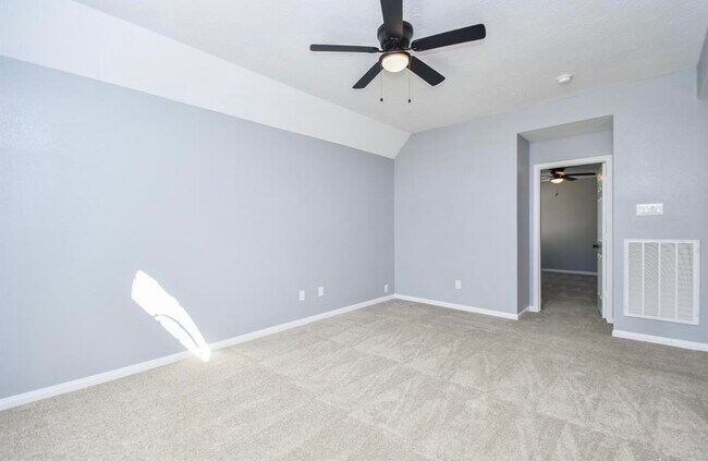 Building Photo - 18522 Autumn Park Dr