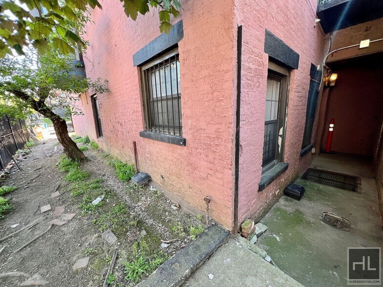 Building Photo - 789 Greene Ave