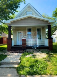 Building Photo - 1018 Cherry St