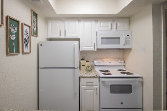 Building Photo - Canyon Creek