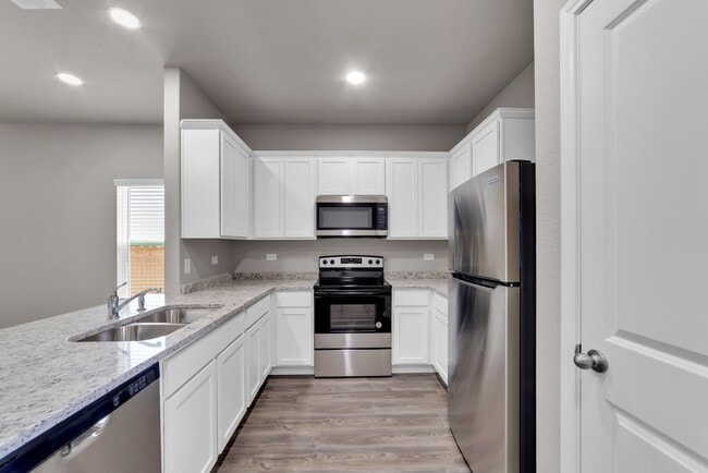 Building Photo - MOVE IN SPECIAL!! CALL FOR MORE DETAILS