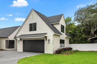 Building Photo - 3222 Holliday Ave