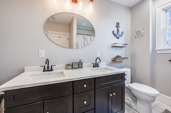 Building Photo - 17 Silva Ct