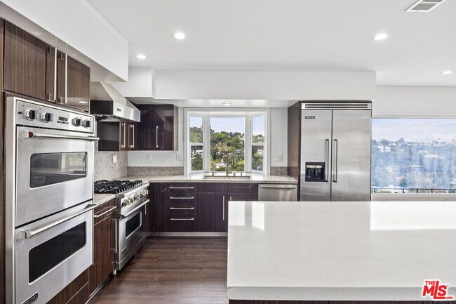 Building Photo - 350 Chautauqua Blvd