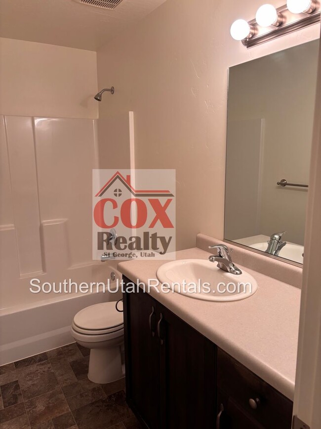Building Photo - Wonderful Desert Canyon 4 bed | 2.5 bath |...