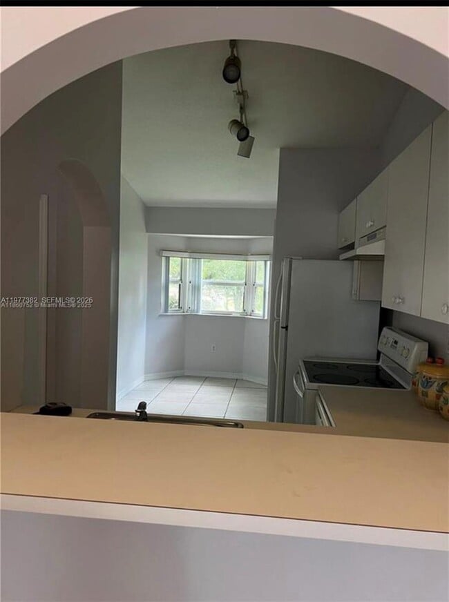 Building Photo - 1271 SE 29th St