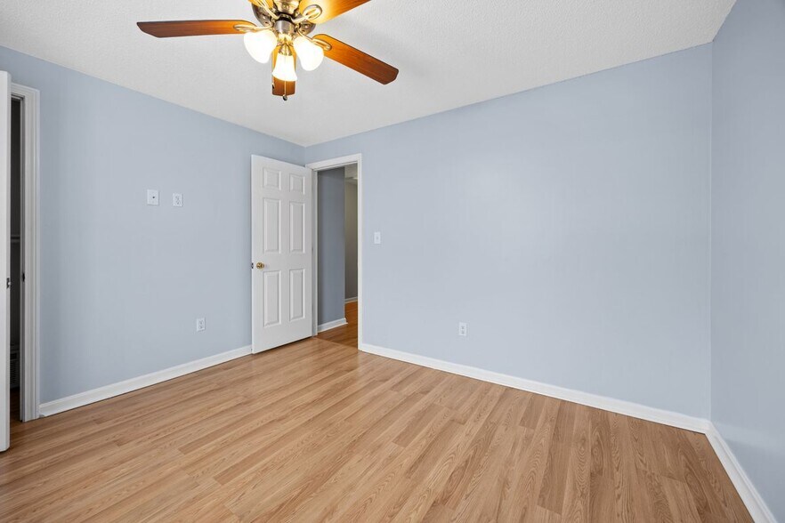 Building Photo - 67 Brentwood Dr