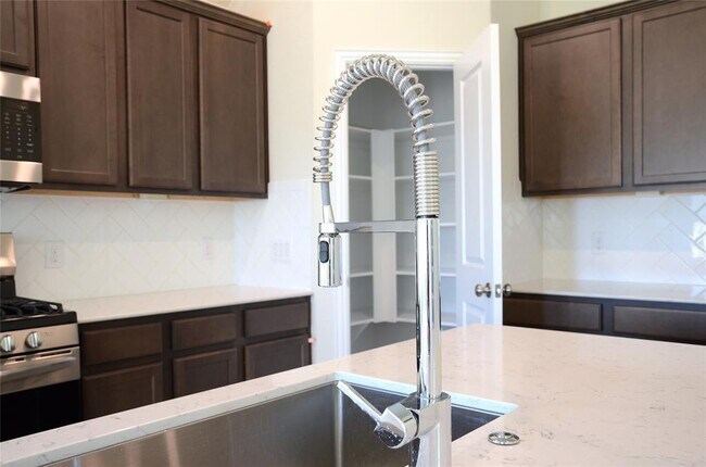 Building Photo - 10702 Balivcar Ct