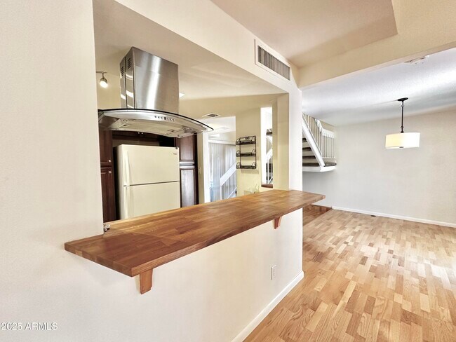 Building Photo - 7911 E San Miguel Ave