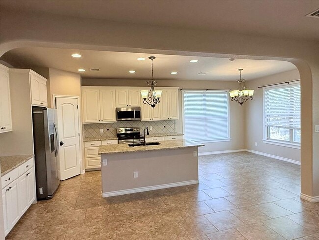 Building Photo - 300 Western Sky Trail