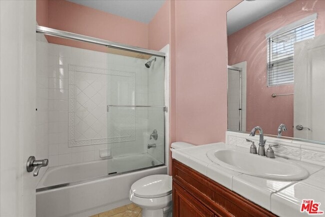 Building Photo - 6010 S Celedon Creek