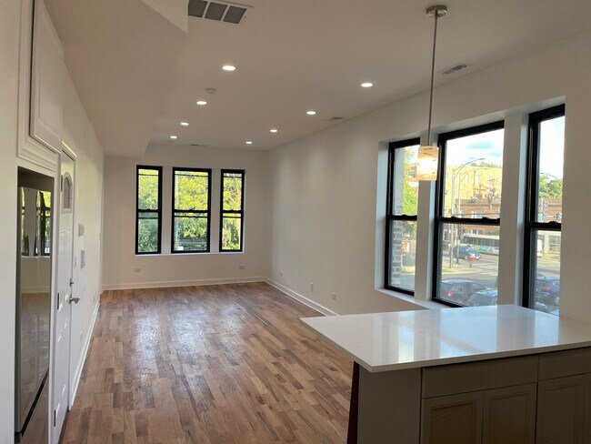 Building Photo - 4410 N Western Ave