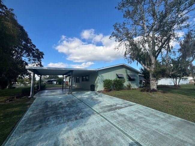 Building Photo - Corner lot house in 55+ community