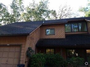 Building Photo - $1450 - 3/2/1 - MOVE IN SPECIAL - Upstair...