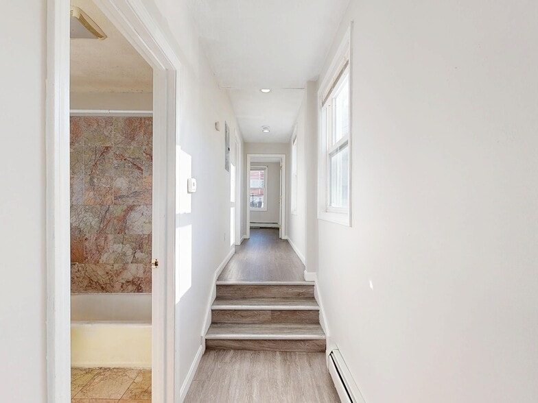 Building Photo - 329 Paris St