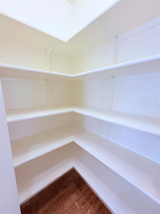 Building Photo - 570 Atlantis
