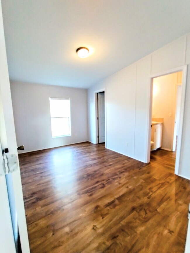 Building Photo - 299 Cayenne St