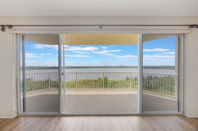 Building Photo - New Rental!