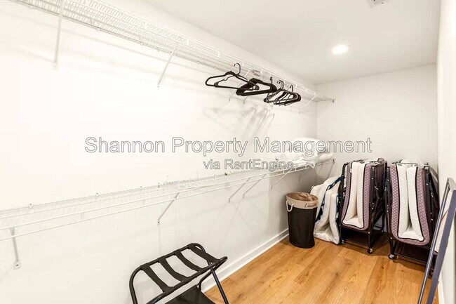 Building Photo - 712 Ruthven St