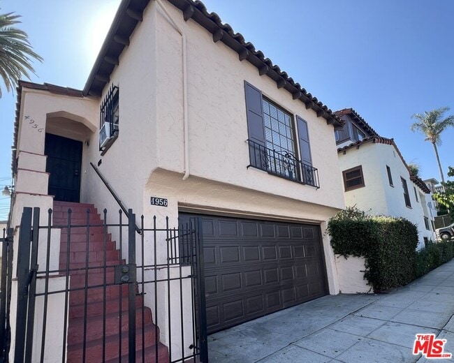 Building Photo - 4956 S San Vicente Blvd