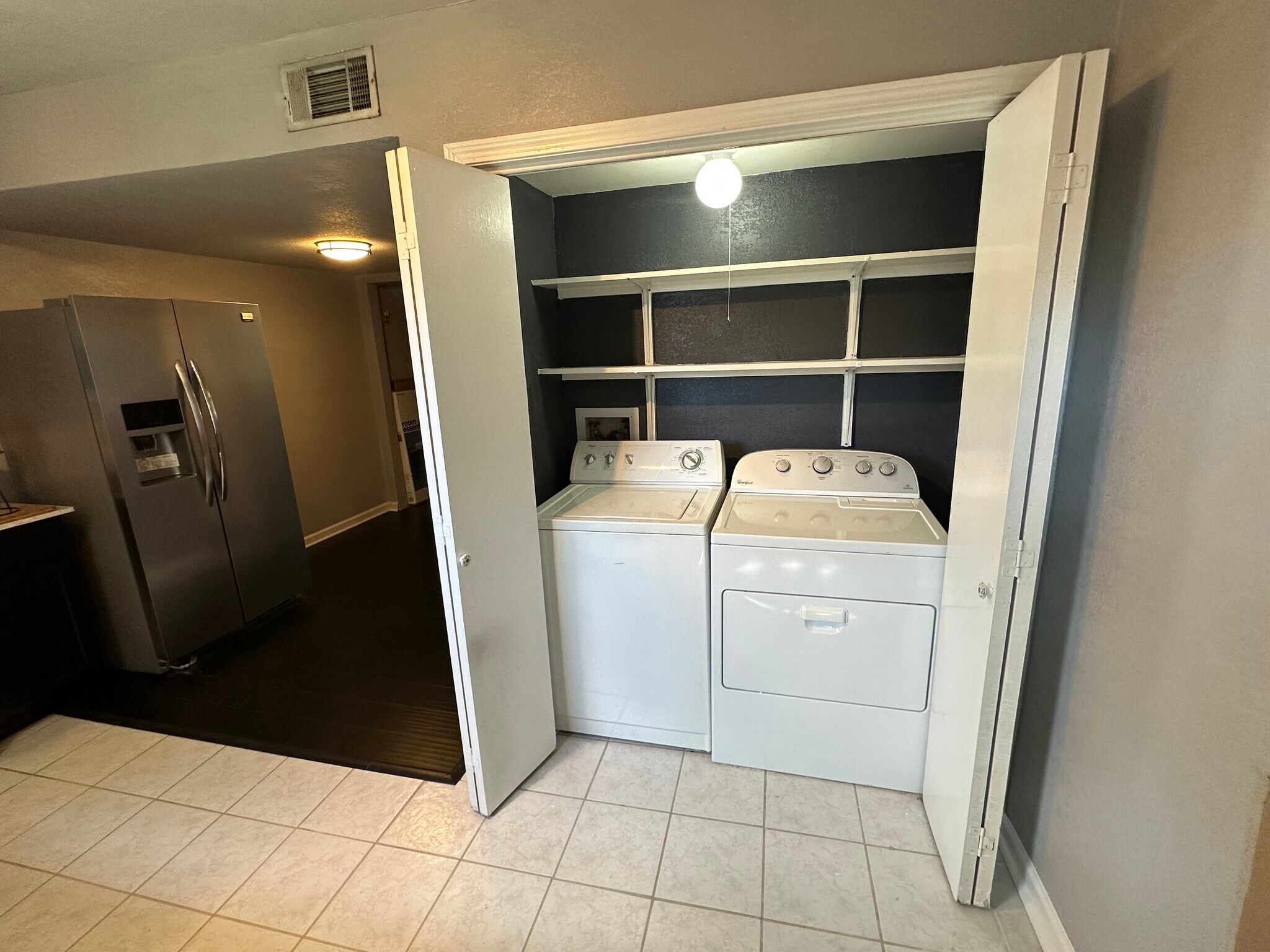Laundry Area - Washer & Dryer - 540 S Flannery Rd
