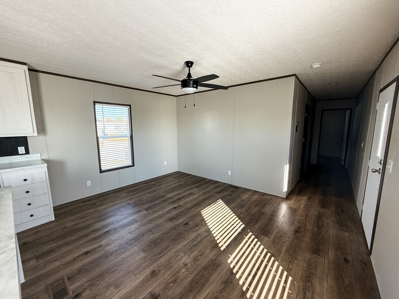 Building Photo - 129 Ponderosa Way