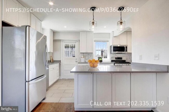 Building Photo - 1509 Channing St NE