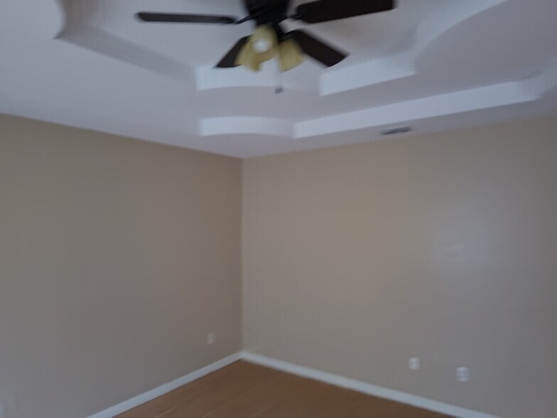 Building Photo - 2117 Aruba Dr