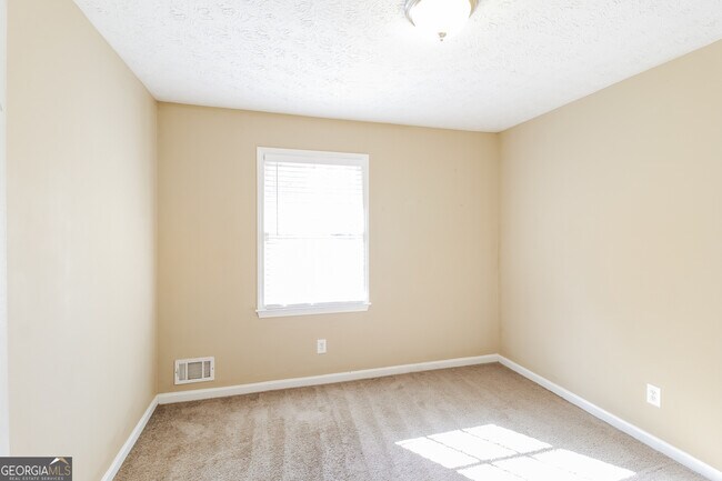 Building Photo - 3338 Mansfield Ln