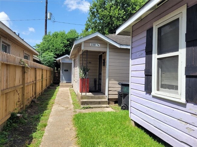 Building Photo - 2312 Ruth St