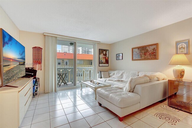 Primary Photo - 3113 S Ocean Dr