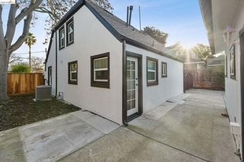 Building Photo - 1109 Lincoln Ct