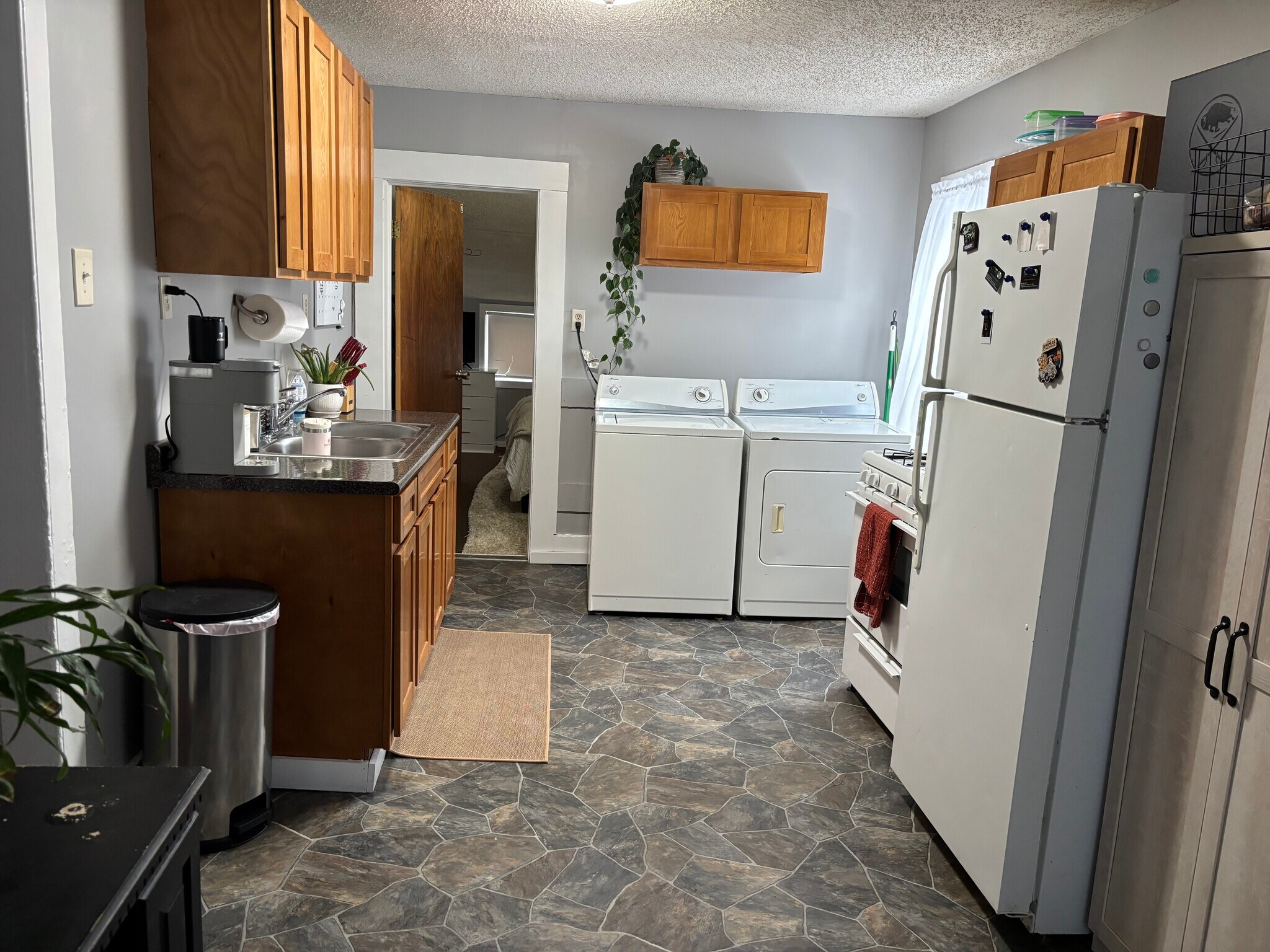 Building Photo - 6 Forest Pl