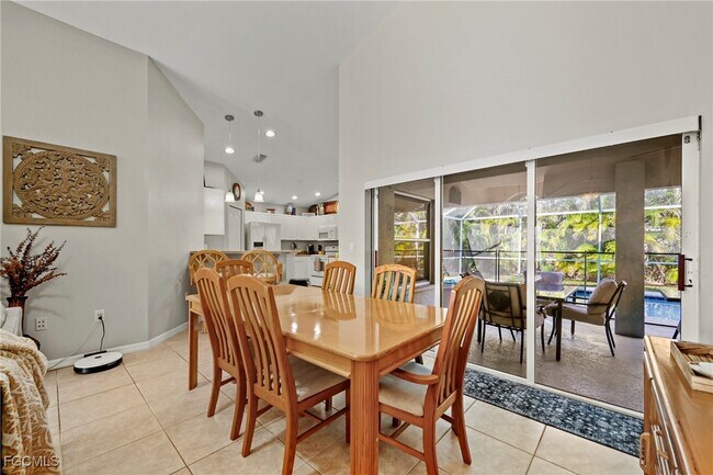 Building Photo - 1831 SE Van Loon Terrace