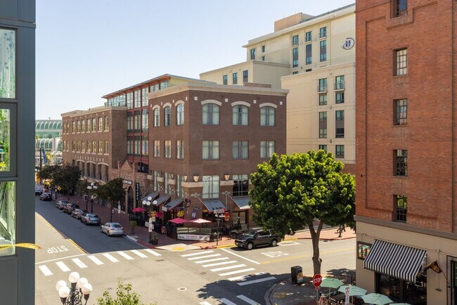 Building Photo - 530 K St