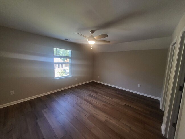 Building Photo - Beautiful New Build 3 Bedroom Home