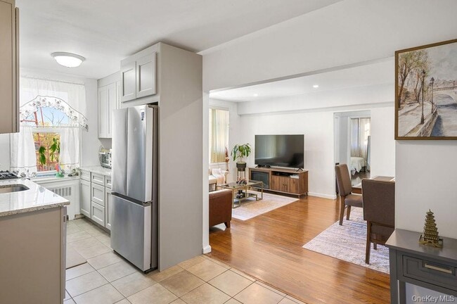 Building Photo - 600 Pelham Rd